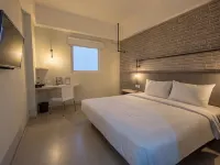 Hotel 88 Bekasi by WH Hotels near Cibeureum Lake