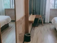 Sunshine Hotel Hotels in Chongyang County