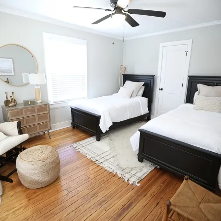 Charming 3-bedroom house in delightful Castalia with WiFi, AC