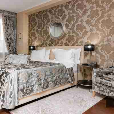 Avrora Hotel Rooms