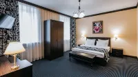 Sibir Hotel - parking