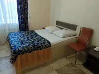 Gostinyij Dvor #1 Hotel - parkir