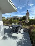 Generator, Golf cart avail., 2 BR beach villa in Treasure, WiFi, washer & dryer