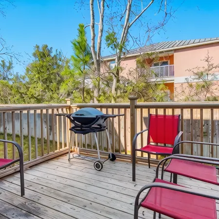 Charming 3-bedroom Beach Townhouse with WiFi in Beautiful Panama City Beach.