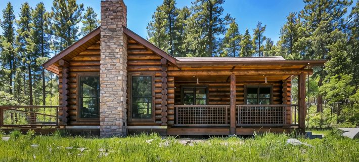 Cozy Mountain Cabin 1 Hour from Denver Backs up to National Forest EV Charging! Hotels in Gilpin County