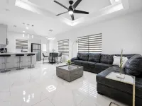 Brand NEW Splendor 2 Bedroom Apartment conveniently located Pharr-McAllen area! Hotels in Pharr