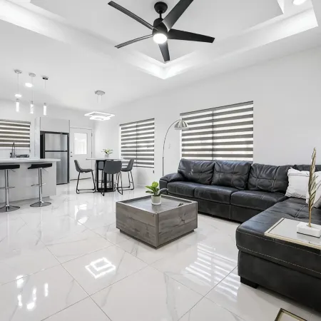 Brand NEW Splendor 2 Bedroom Apartment conveniently located Pharr-McAllen area! Отели в г. Фарр