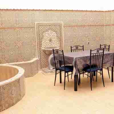 Entire 2 bedroom apartment in charming Salé Close to Rabat, La Marina and beach. Dining/Meeting Rooms