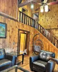 Country style log cabin on private 4 acres lot minutes from downtown Saratoga - Wi-Fi