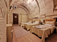 Falcon Cave Suites - Breakfast