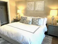 Quiet Carriage House Charmer NEW KING BED