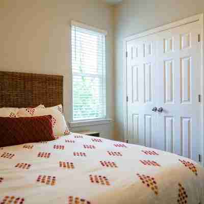 The Serene Bohemian Oasis NEW! Duke Rooms