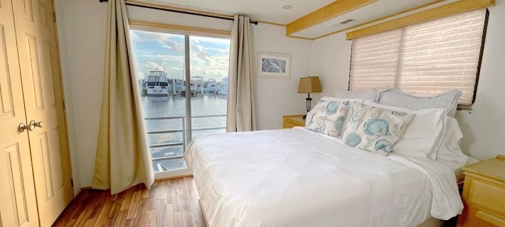 Aqua Lodge Houseboat "Calypso" Hotels in Tavernier