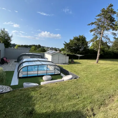 pleasant house for 6 with heated swimming pool