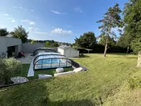pleasant house for 6 with heated swimming pool - WiFi