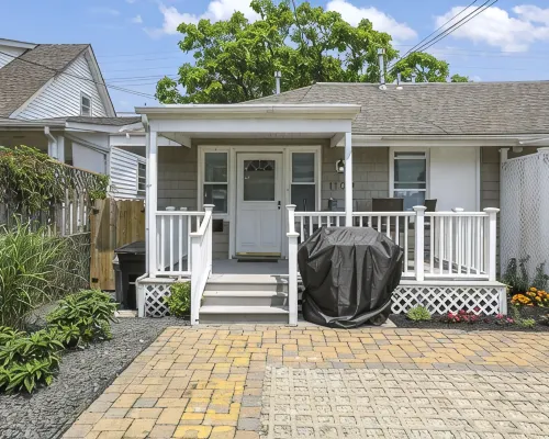 4 Houses to Beach!  Remodeled 2026. 4 Passes, Chairs, Towels, Umbrellas Included Hotels in Belmar