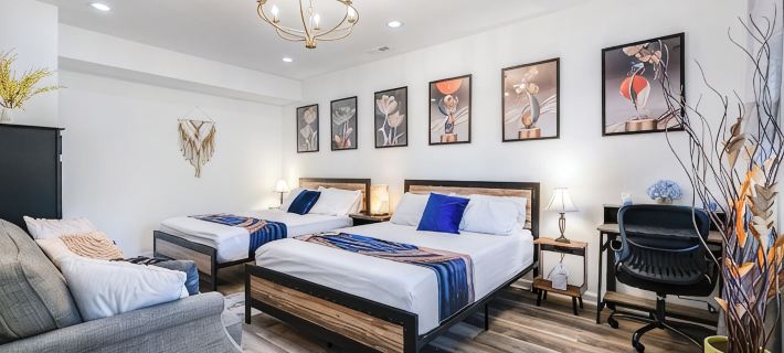 8-Person HotTub, Family&Group Friendly, EV Charger, Free Platinum Pool Pass Hotels in Massanutten
