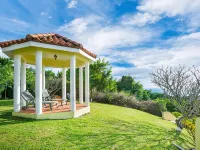 Fast WiFi, 4 bedrooms, sleeps 8, panoramic ocean views, West Coast .. Paradise ! Hotels in Prospect