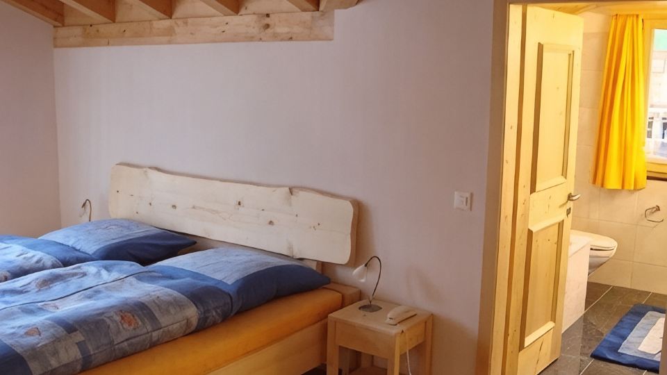 Very quiet roof holiday apartment, vast ski resort very close