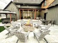 Luxury Home! Hot Tub, SportCourt, Putting Green, & BunkRoom for kids! - 4つ星