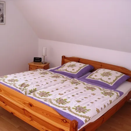 Lone-standing vacation home with a large garden in a peaceful location