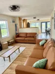 Year Round Lake Front Cottage on Quiet Cove on Webster Lake - Homestays