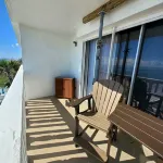 Oceanfront Studio Condo w/private balcony,  full kitchen, honeymoon delight - 4 ดาว