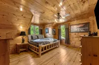 🌄Sleeps up to 16 🌄 Pristine Mountain Views from Downtown Helen ⛰️ - 발코니