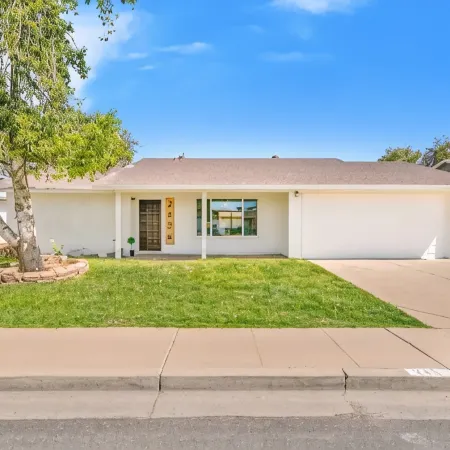 Stunning Gilbert Home w/ Heated Pool and Hot Tub