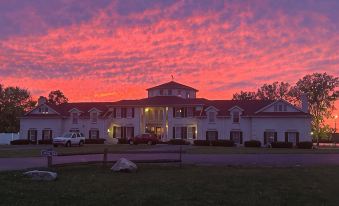 Eagle Isle South Wing on the Sandusky River w/ short drive to Cedar Point
