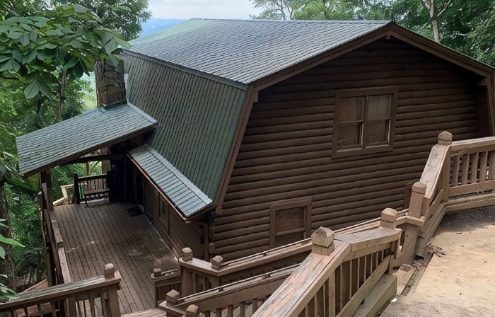 Secluded & Cozy Log Cabin w/Expansive Deck Views