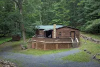 3BR Cabin Getaway: Hike & Swim Nearby! Modern, dog-friendly, wi-fi + king suite