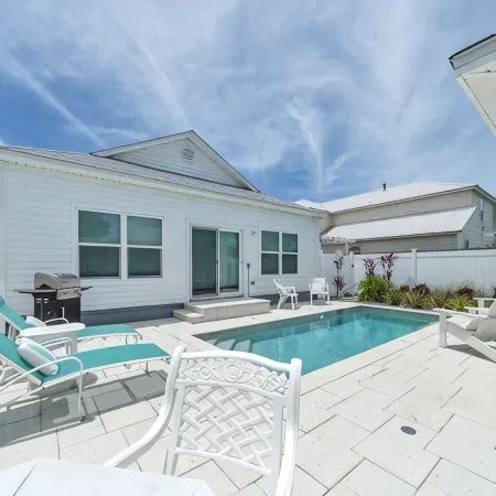 Private Pool! 3 Blks to Beach Access! West Destin, Next to the Henderson!