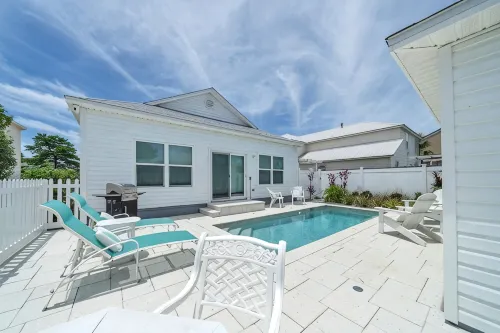 Private Pool! 3 Blks to Beach Access! West Destin, Next to the Henderson!