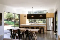 Modern Raglan Hideaway