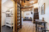 Charming Tiny Home Cottage - East Side! - 農家民宿