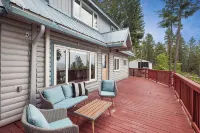 6-bed, 5-bath cabin with majestic view of Flathead Lake with AC - sleeps 20 - Chalets