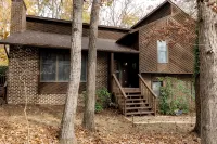 Charming 4-bedroom home with Hot Tub and Pool Table in Massanutten Resort - Boutique
