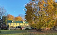 HollyKissHudsonValley Renovated 1900 Lodge, Full House, including Guest Suite - Homestay