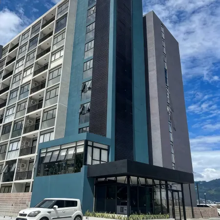 Cozy, Spacious 2Br Apt w/ Mountainview. Parking, Gym & Pool