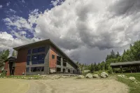 Newly renovated Winter Park condo on the Fraser River
