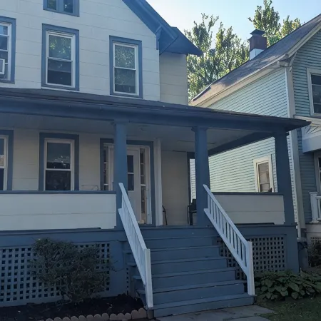 Big House Close to Hits