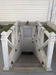 Lovely basement apartment with covered outdoor patio. - 3 stjerner