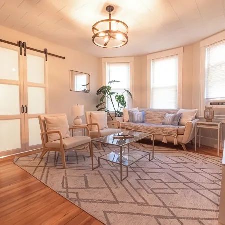 Spacious 3BR - Walk to Downtown Salem, Game Room!<br>