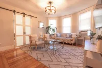 Spacious 3BR - Walk to Downtown Salem, Game Room!<br>