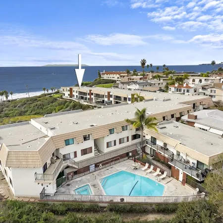 Beautiful San Clemente Beach Condo, Walking to the Sand