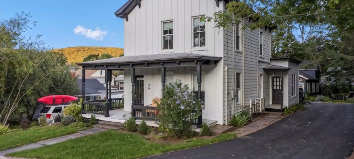 The Hensonville Honeypot - Hottub, Movie Theatre & Mountain Bikes! Hotels in Windham