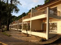 Siam Beach Resort Hotels near Wat Salak Phet Temple