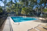 Villa; 5 Minute Walk to Palmetto Dunes Beach with a Great Golf Course View!! - Villas