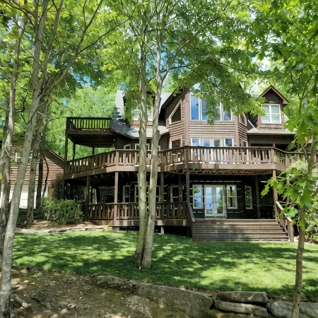 Altitude Adjustment, a beautiful and spacious mountain retreat